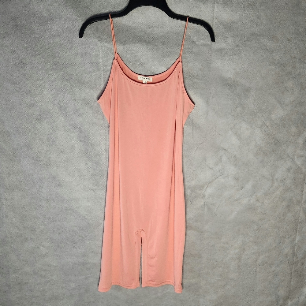 Ellie & Kate Round Neckline Sleeveless Romper Chic And Easy To Wear Superstretch